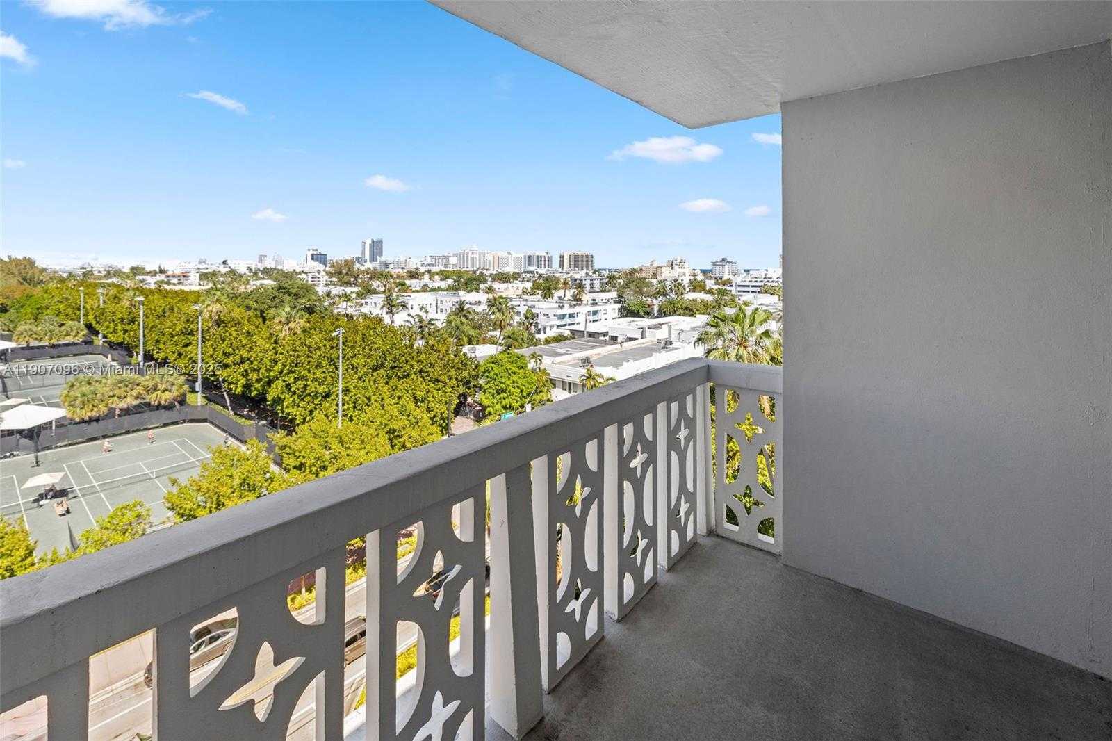 Small Image of 1020 MERIDIAN AVE #811, Miami Beach Number 30