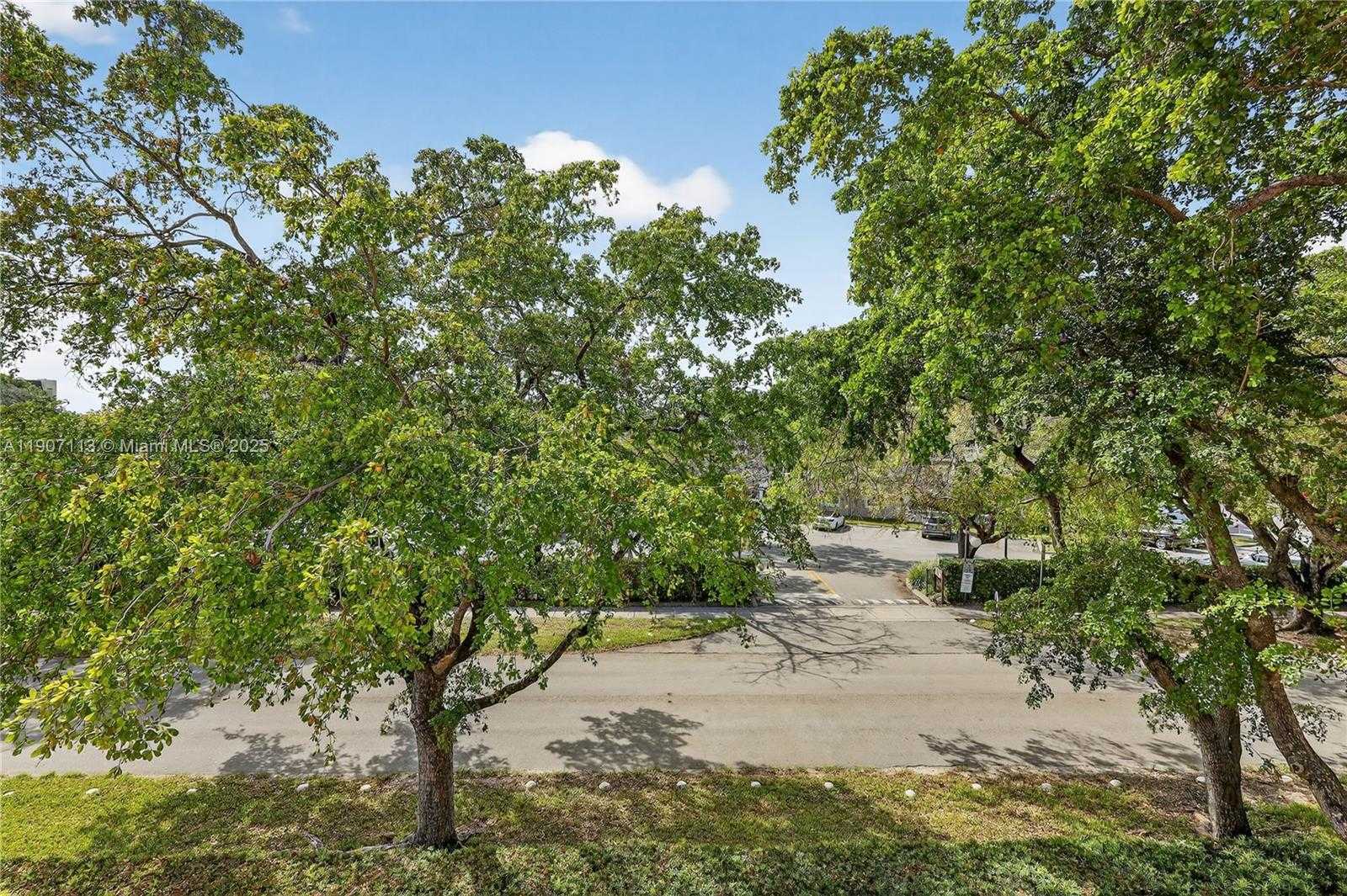 Small Image of 8103 CAMINO REAL #307, Miami Number 29