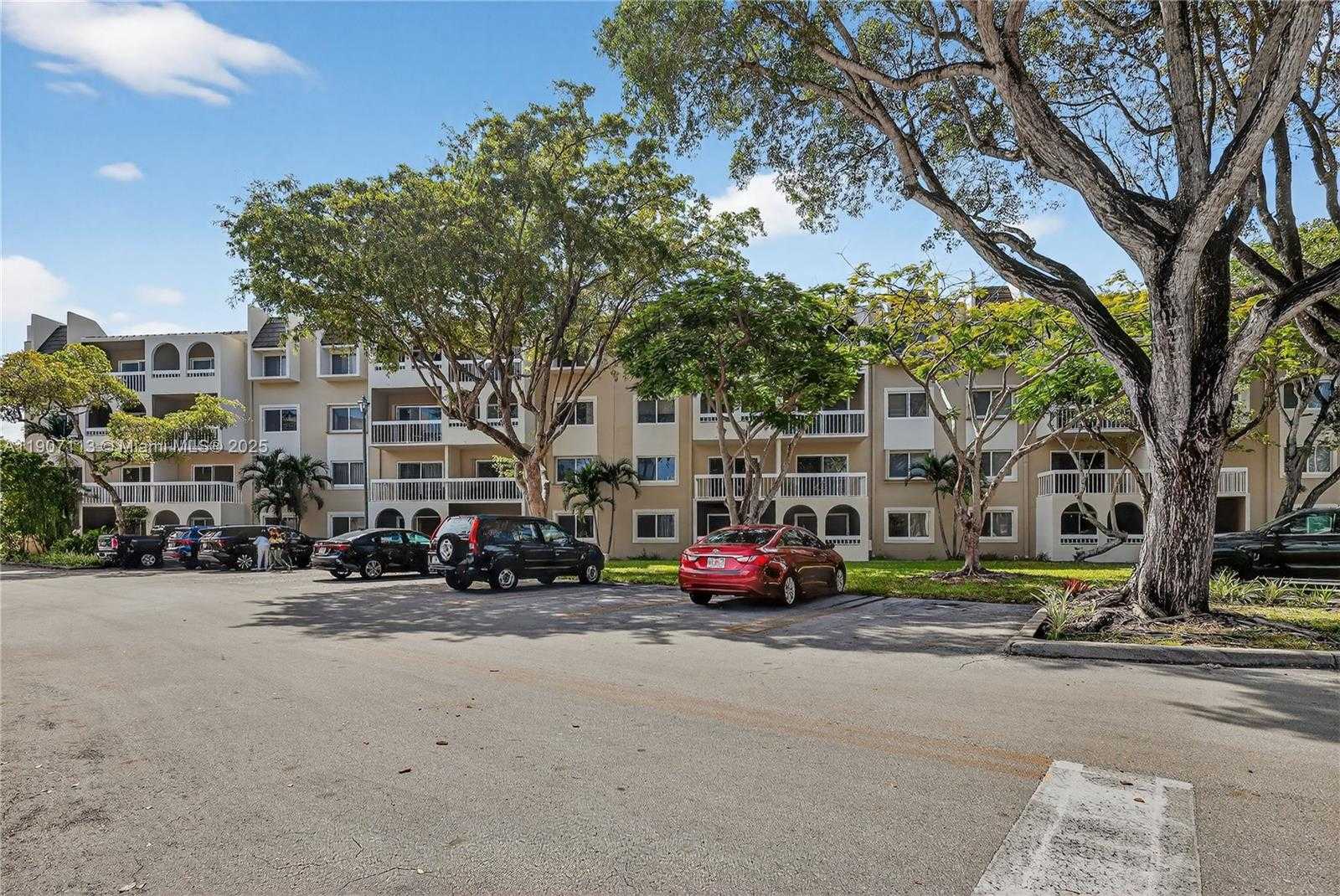 Small Image of 8103 CAMINO REAL #307, Miami Number 33