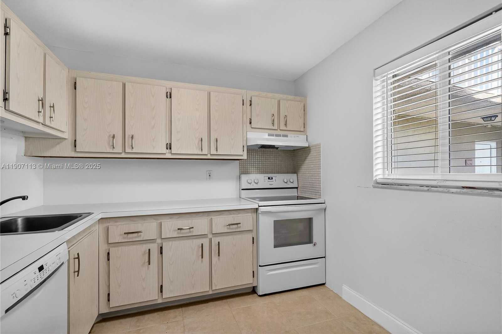 Small Image of 8103 CAMINO REAL #307, Miami Number 6