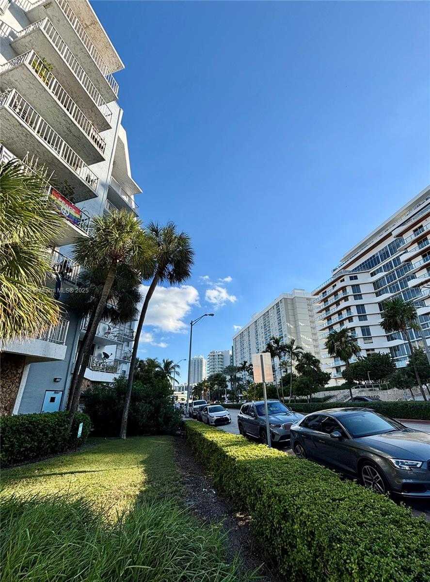 Small Image of 6801 INDIAN CREEK DR #402, Miami Beach Number 1