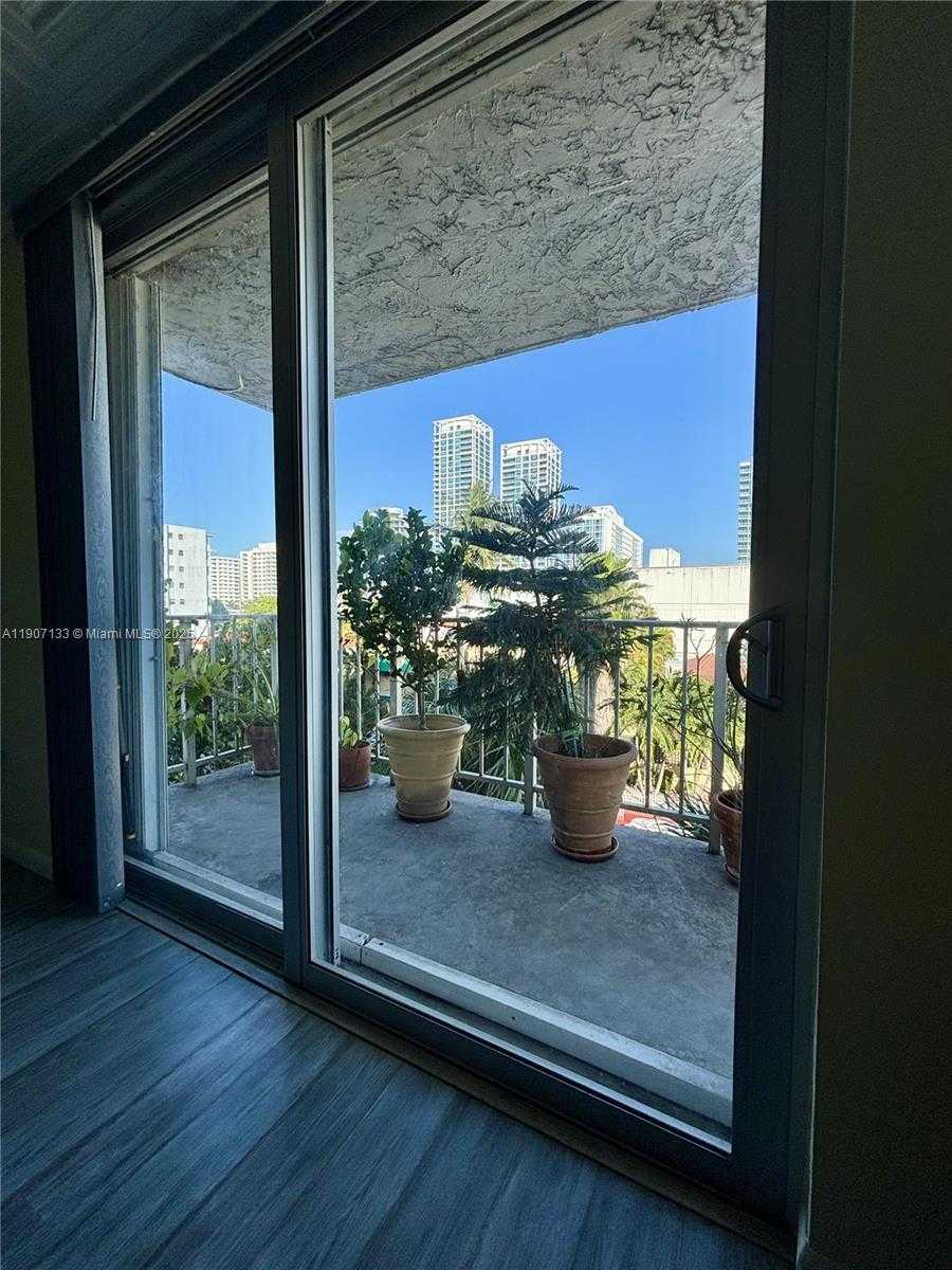 Small Image of 6801 INDIAN CREEK DR #402, Miami Beach Number 5