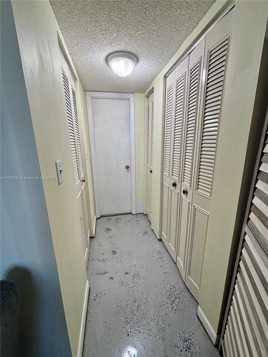 Small Image of 6801 INDIAN CREEK DR #402, Miami Beach Number 8