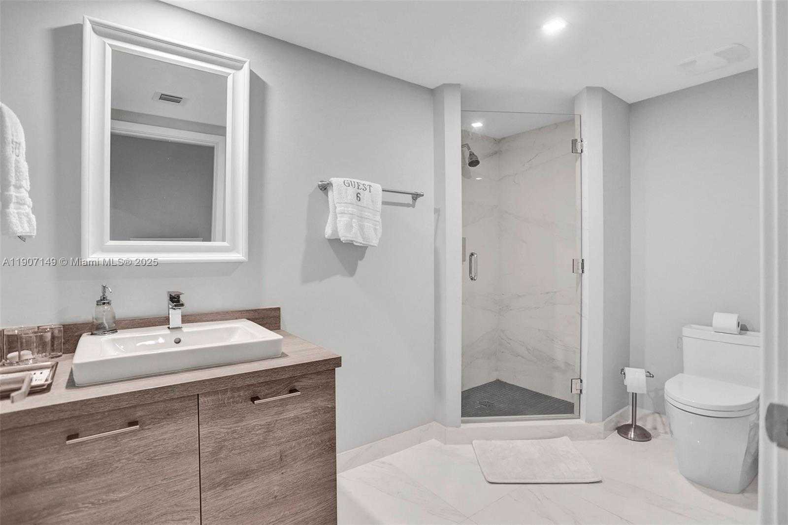 Imagen de Pequeño Objeto