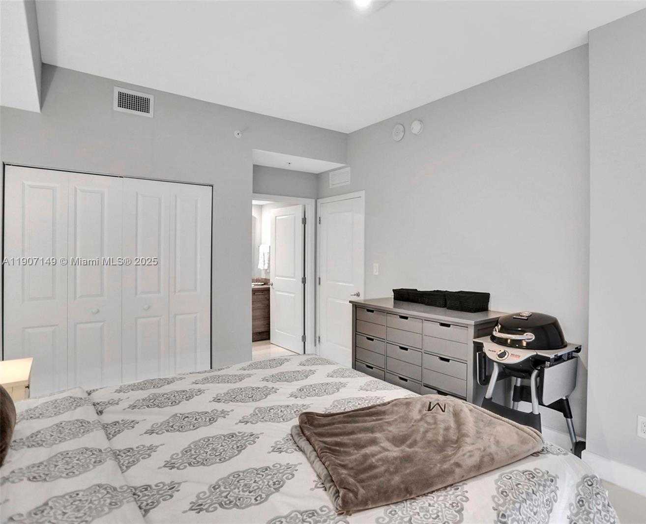 Imagen de Pequeño Objeto