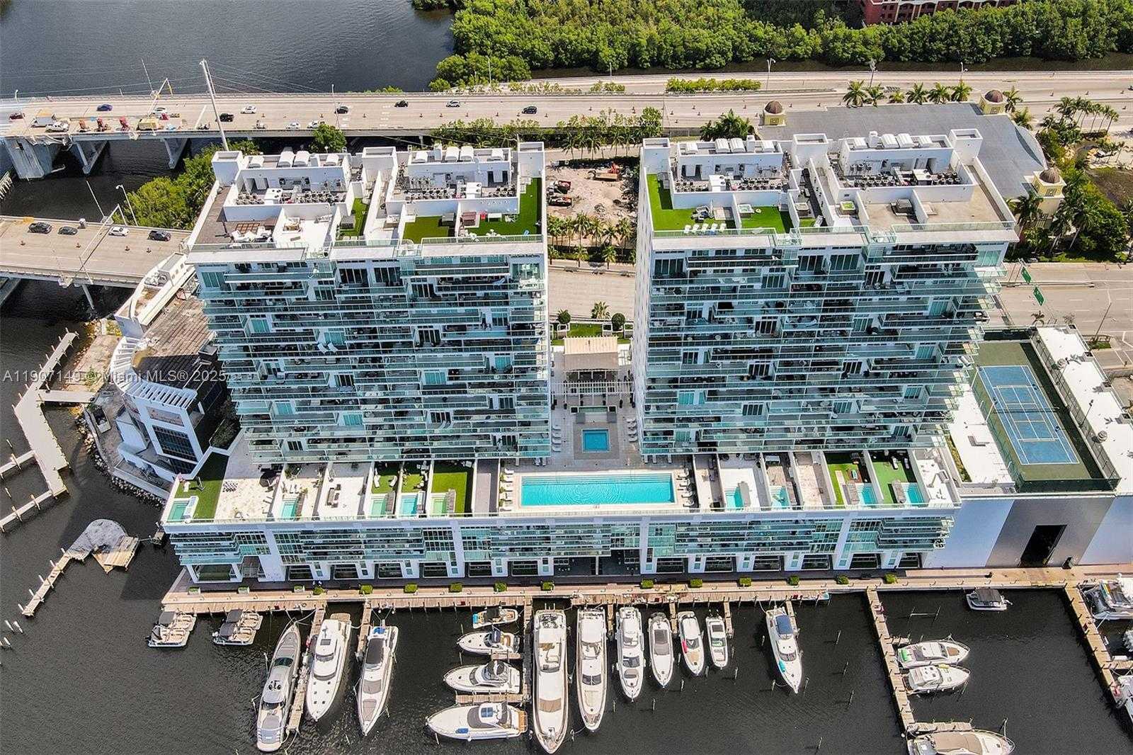 Imagen de Pequeño Objeto