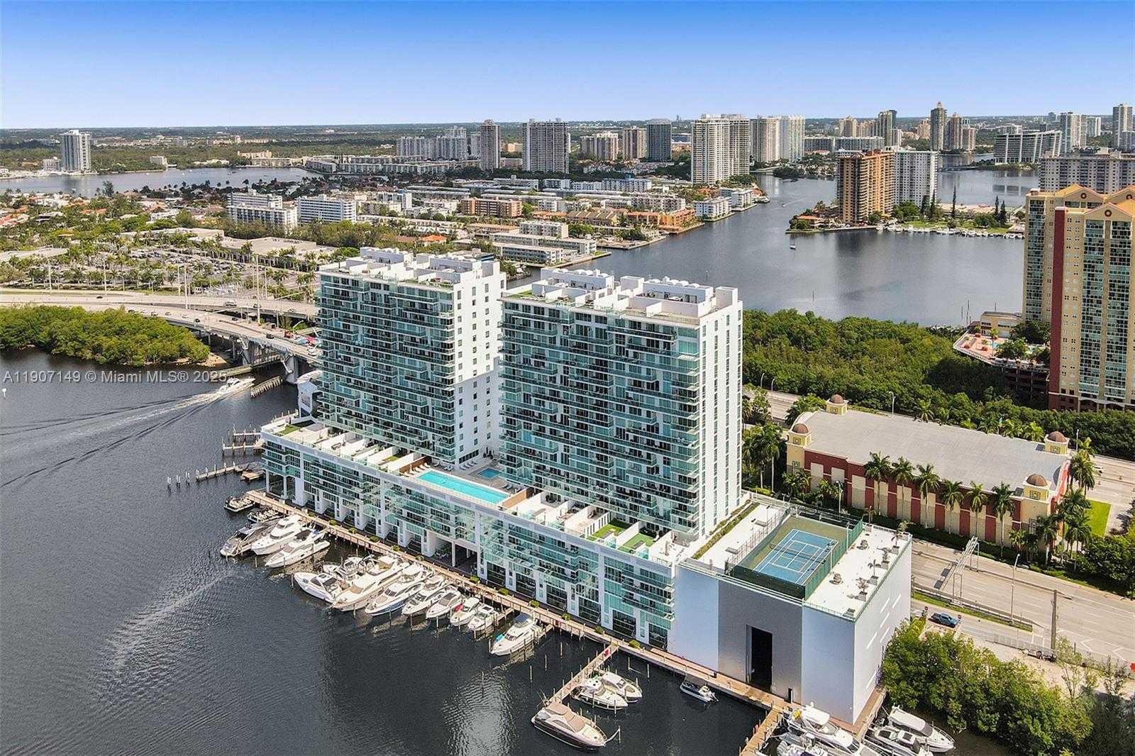 Imagen de Pequeño Objeto