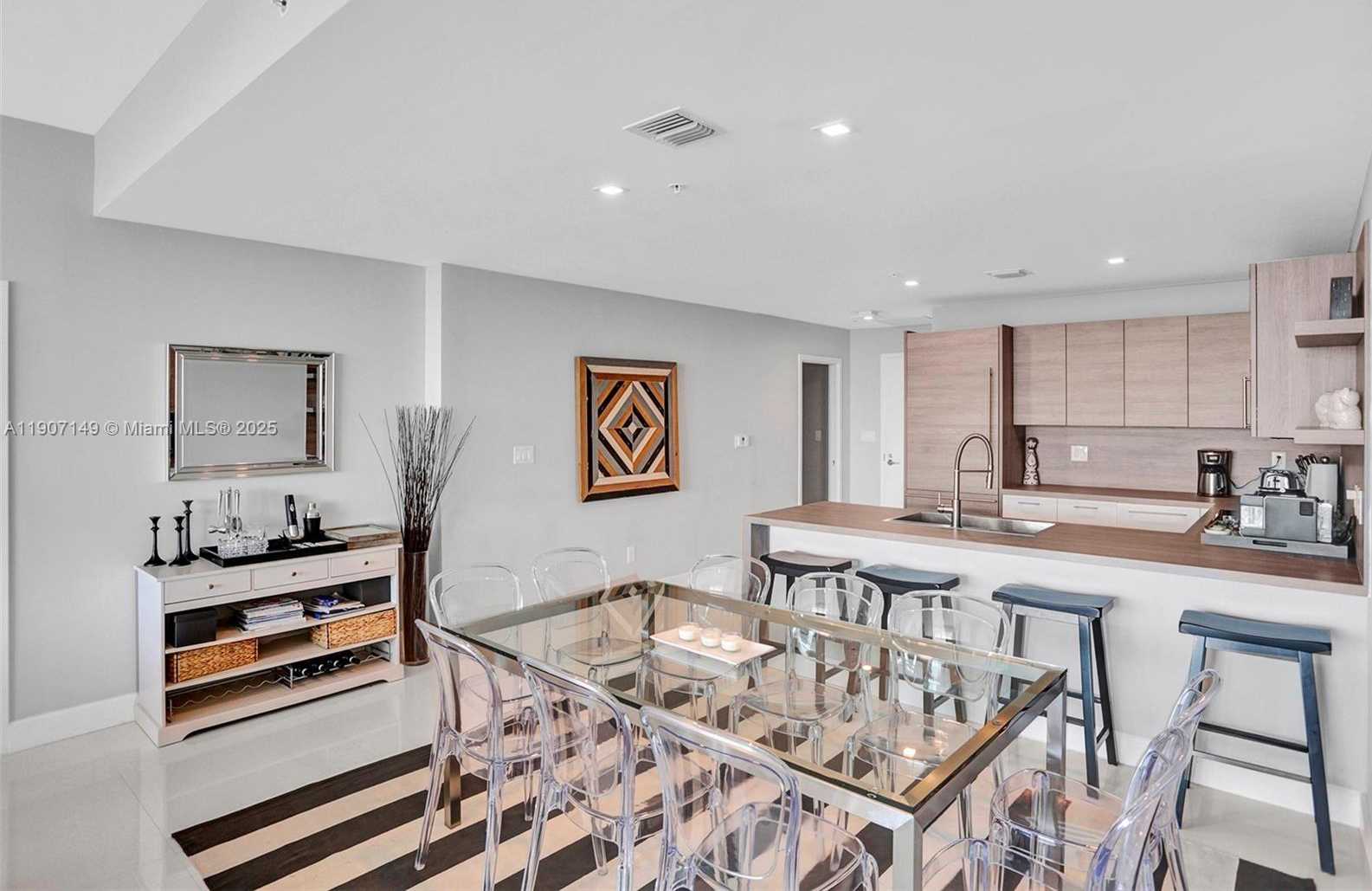 Imagen de Pequeño Objeto