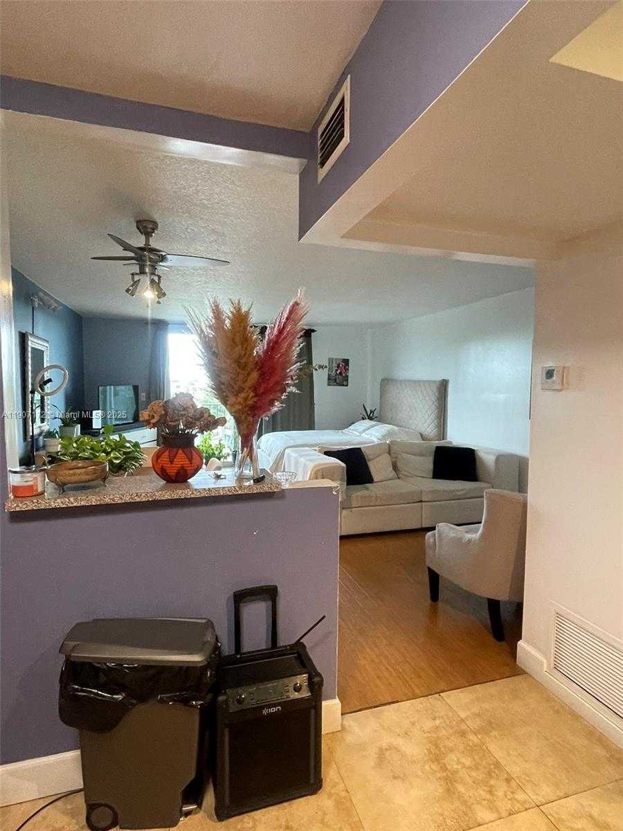 Small Image of 12500 NORTH EAST 15TH AVE #512, North Miami Number 3