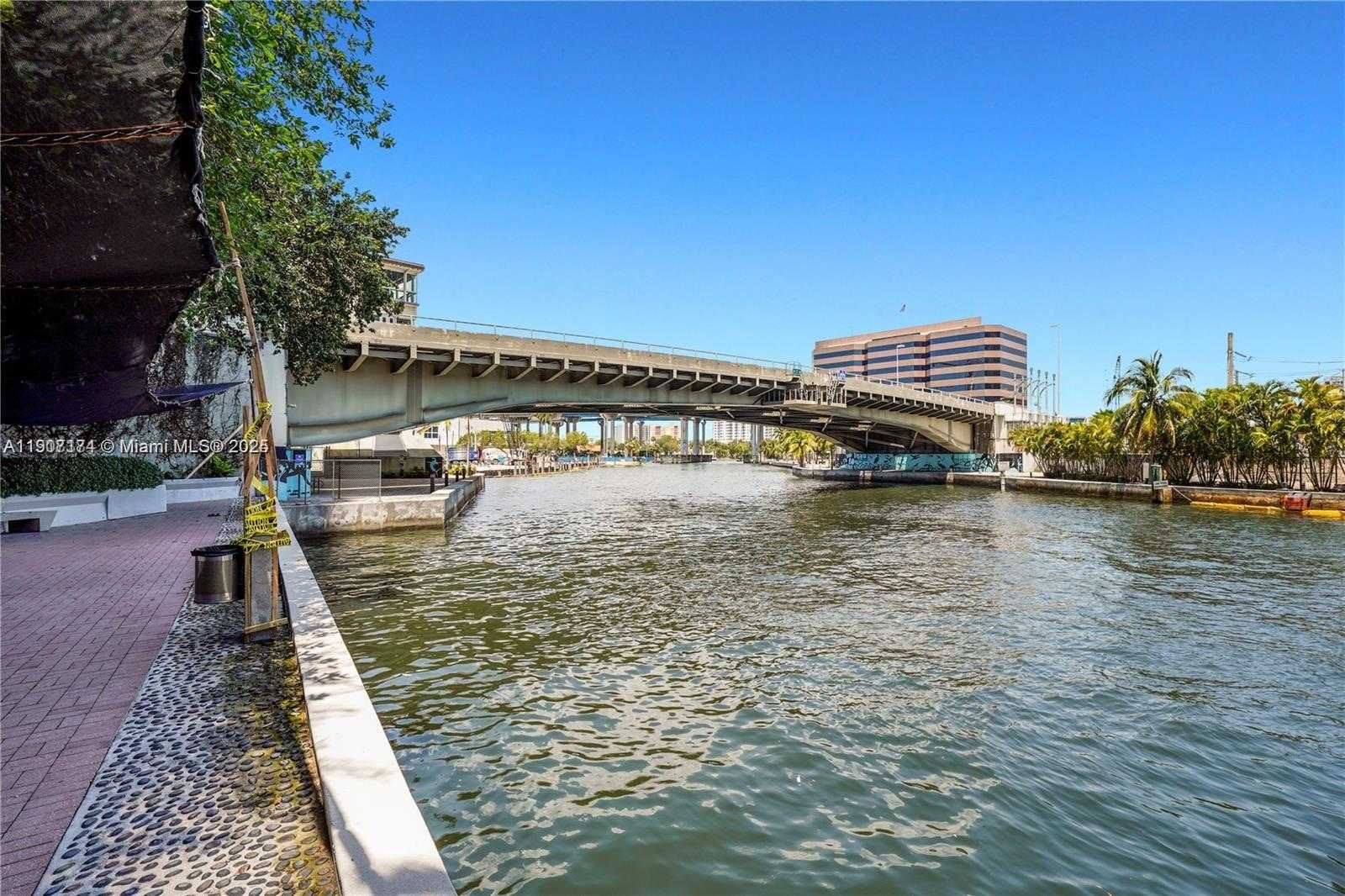 Small Image of 185 SOUTH WEST 7TH ST #3100, Miami Number 3