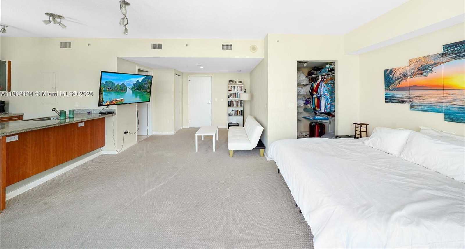 Small Image of 185 SOUTH WEST 7TH ST #3100, Miami Number 8