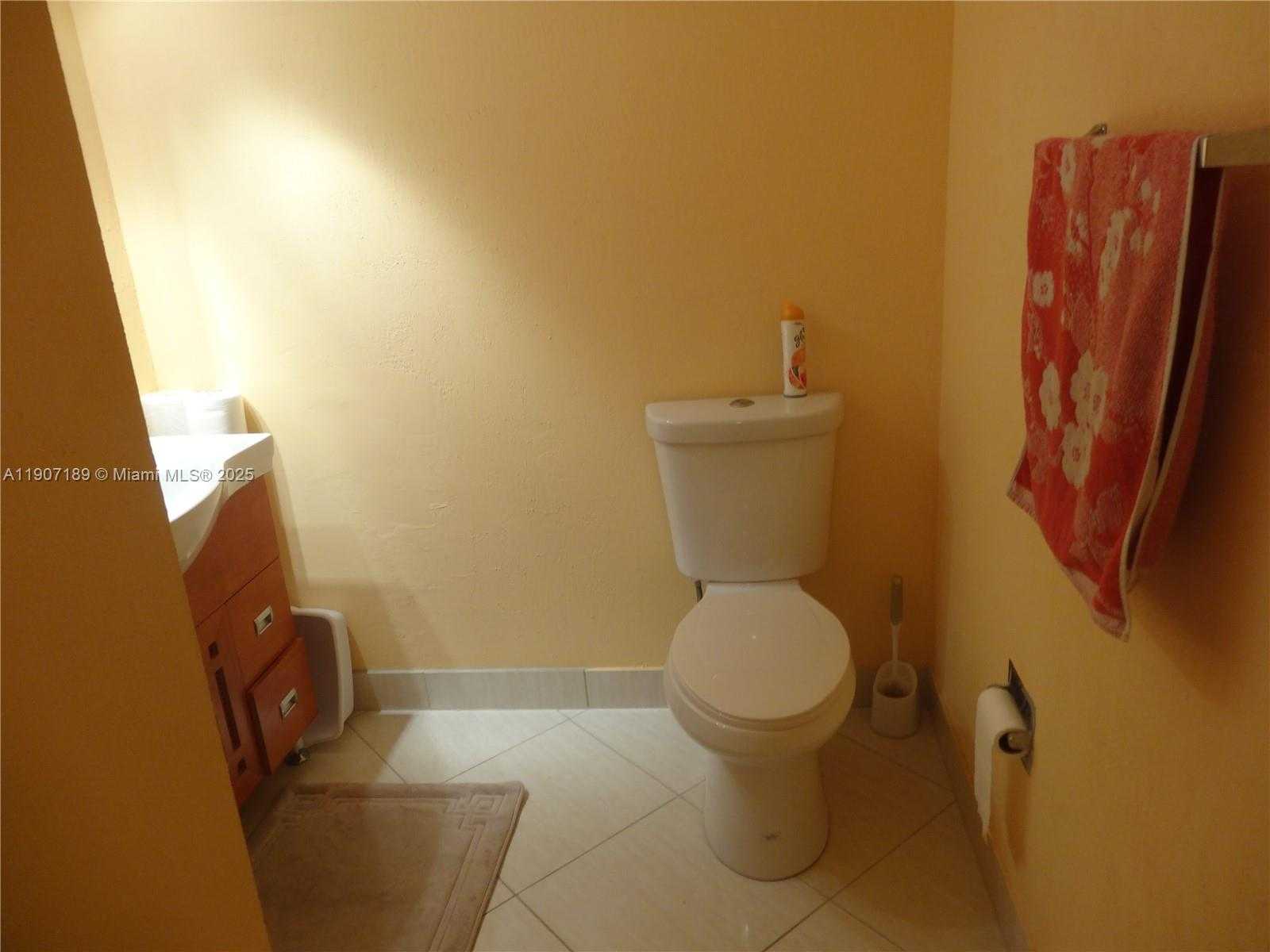 Small Image of 600 THREE ISLANDS BLVD #817, Hallandale Beach Number 19