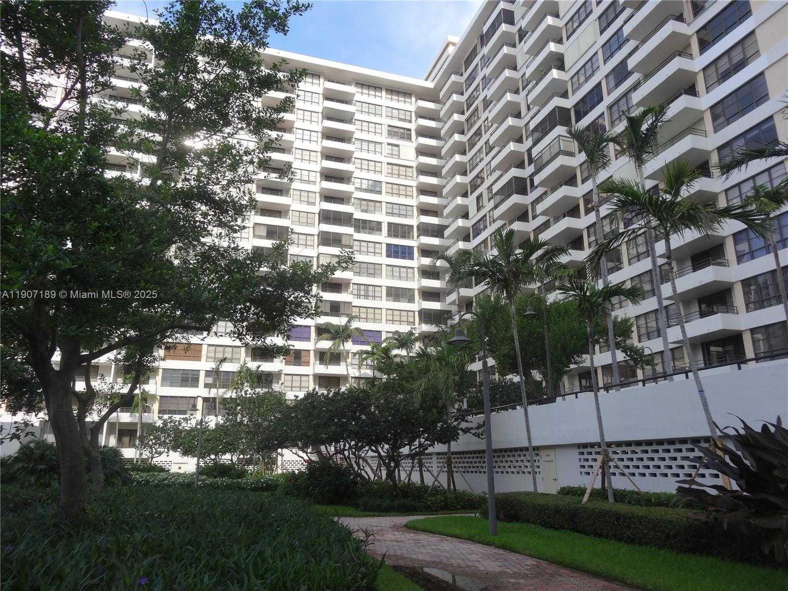 Small Image of 600 THREE ISLANDS BLVD #817, Hallandale Beach Number 5
