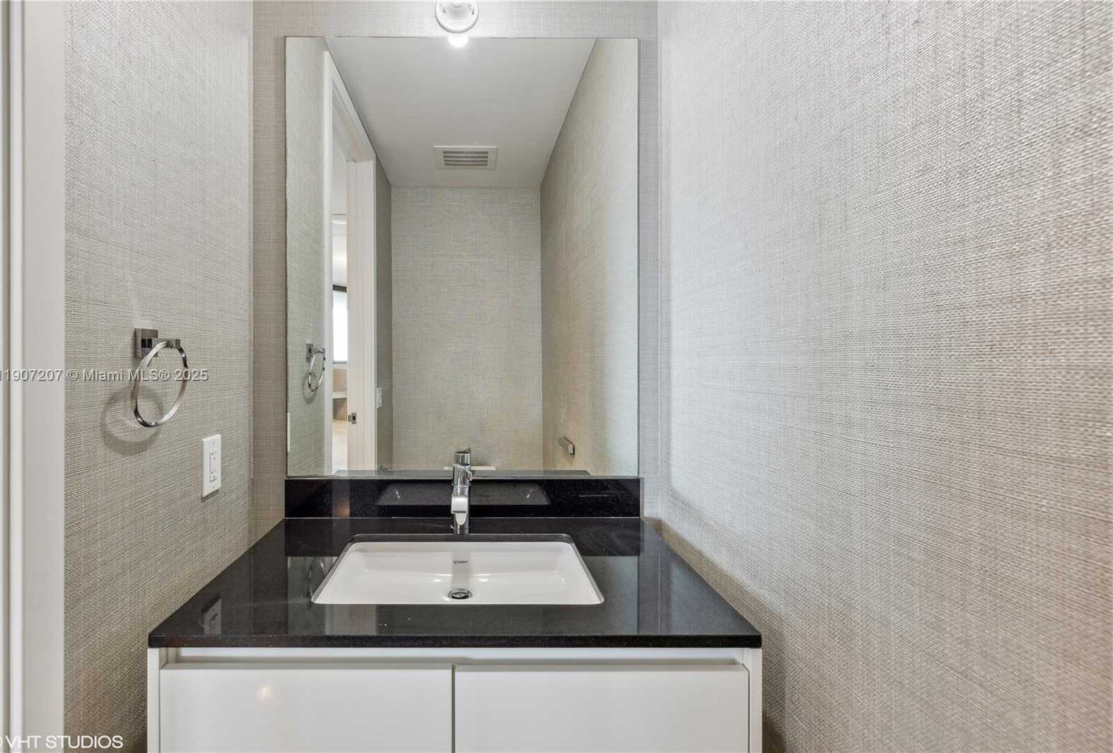 Imagen de Pequeño Objeto