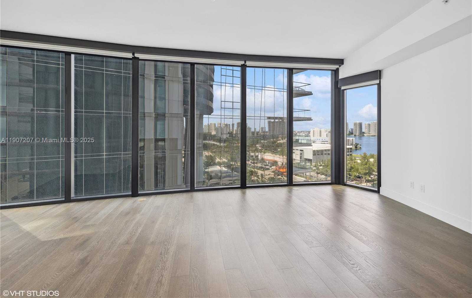 Imagen de Pequeño Objeto