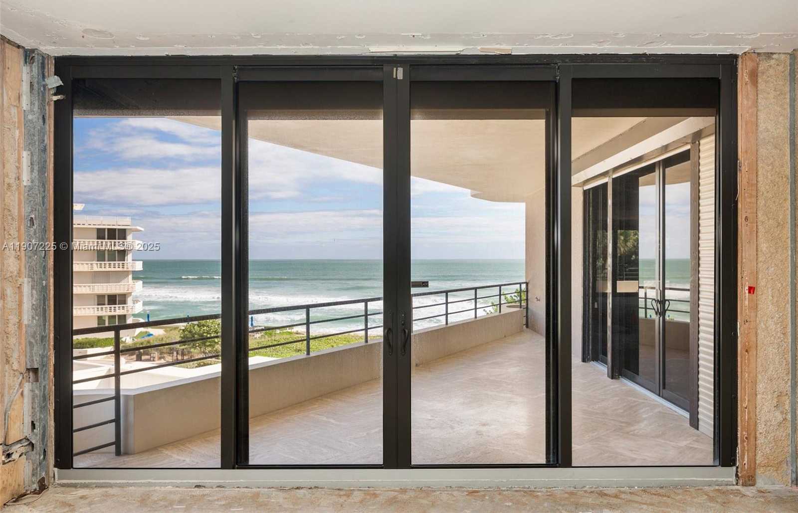 Small Image of 110 SUNSET AVE #4A, Palm Beach Number 10