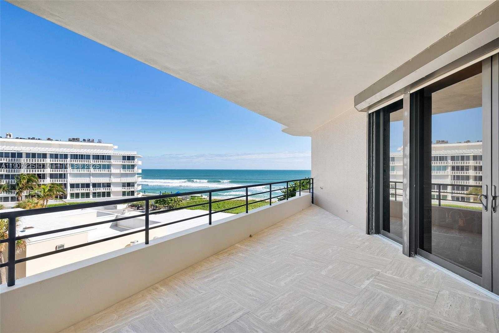 Small Image of 110 SUNSET AVE #4A, Palm Beach Number 13
