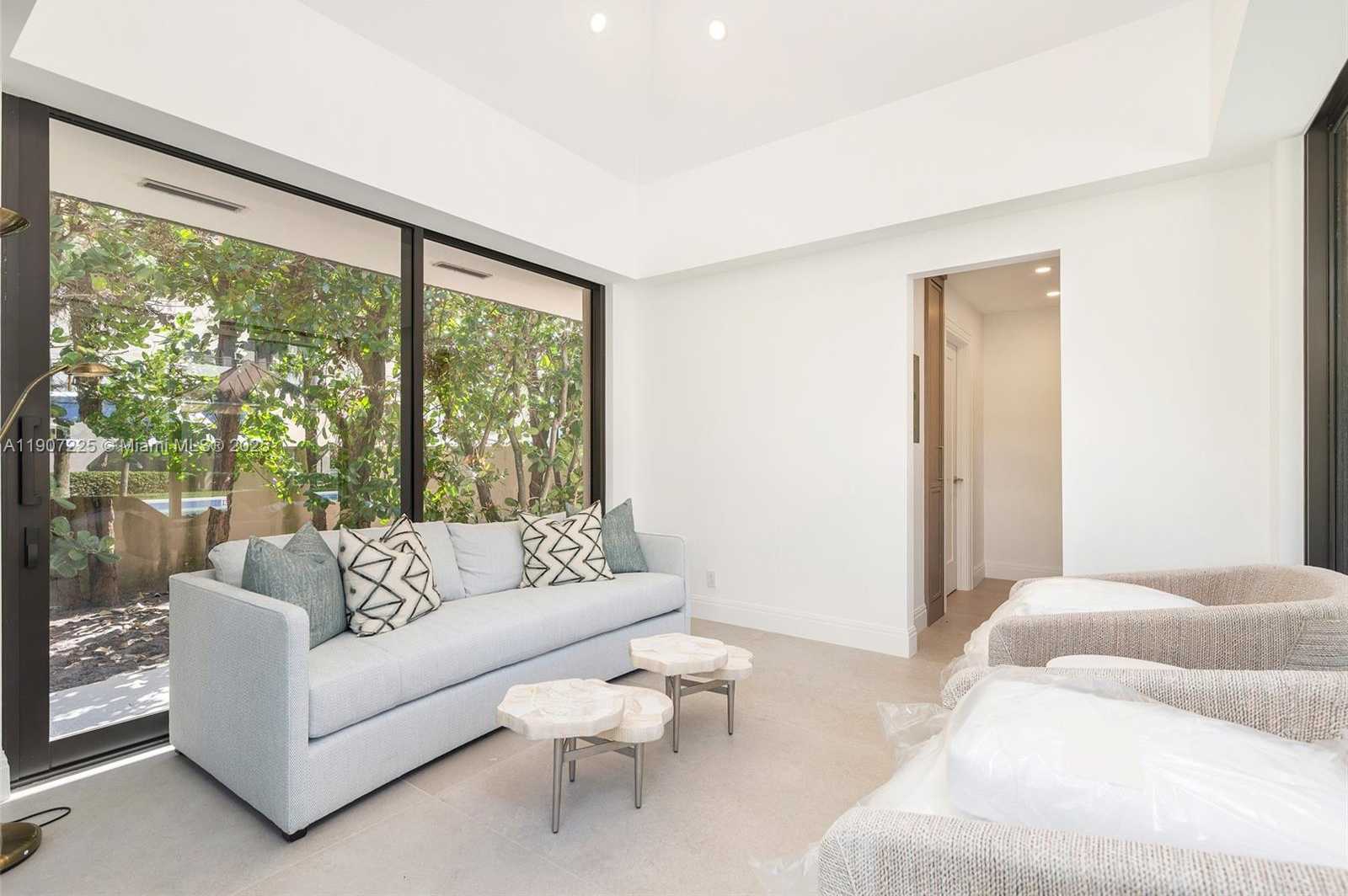 Small Image of 110 SUNSET AVE #4A, Palm Beach Number 16