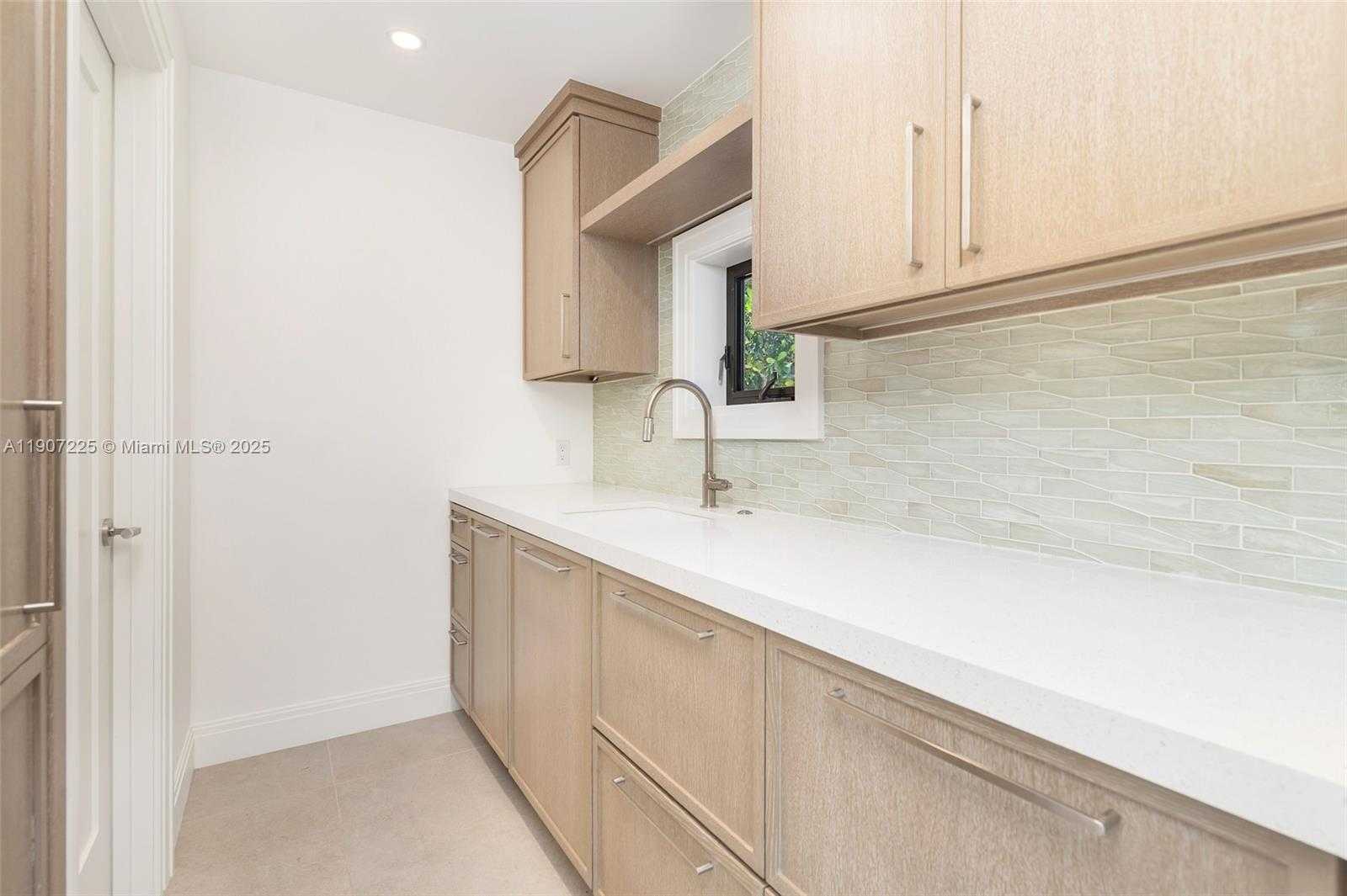 Small Image of 110 SUNSET AVE #4A, Palm Beach Number 17