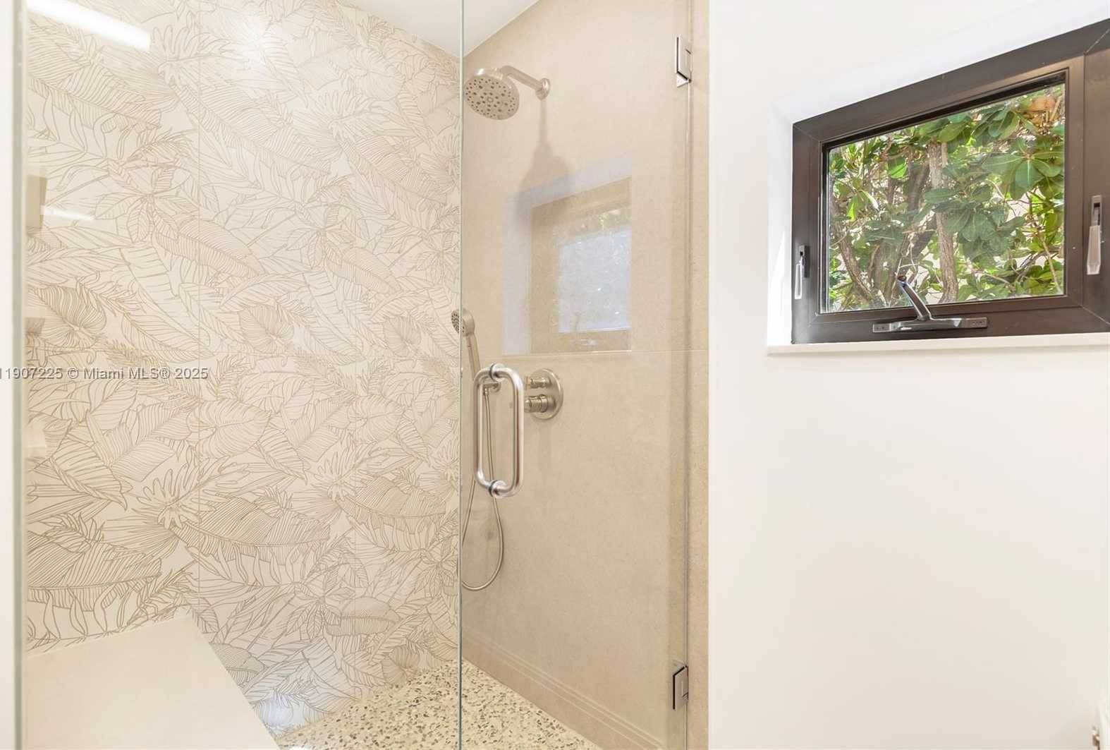 Small Image of 110 SUNSET AVE #4A, Palm Beach Number 19