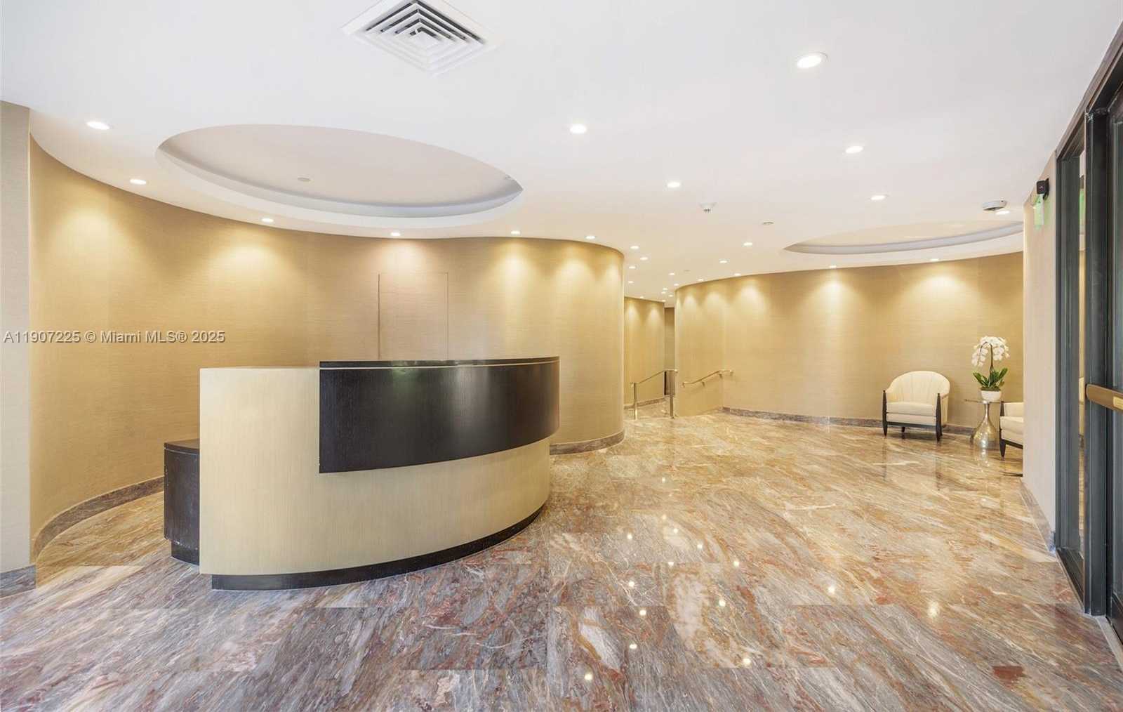 Small Image of 110 SUNSET AVE #4A, Palm Beach Number 2