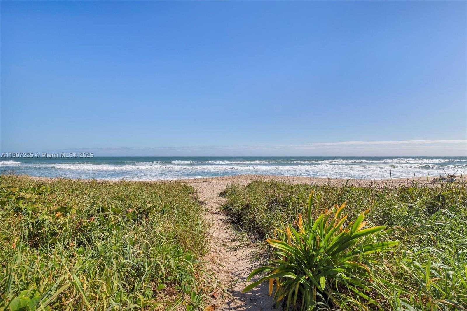 Small Image of 110 SUNSET AVE #4A, Palm Beach Number 20