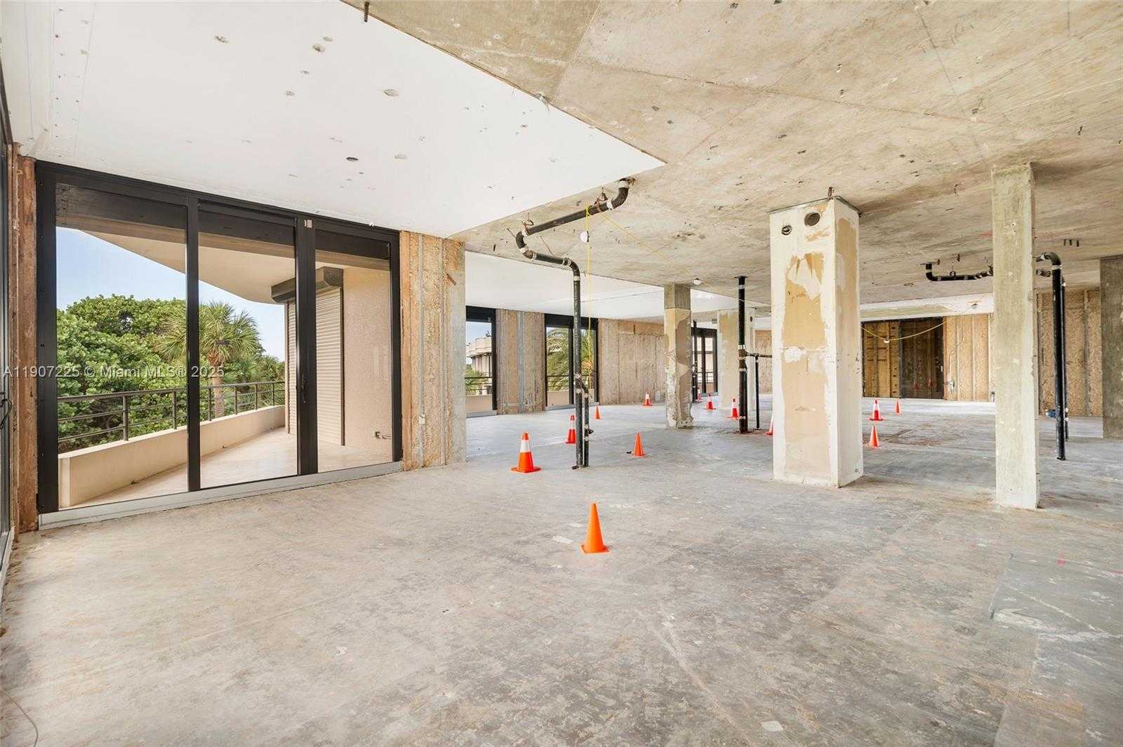 Small Image of 110 SUNSET AVE #4A, Palm Beach Number 4