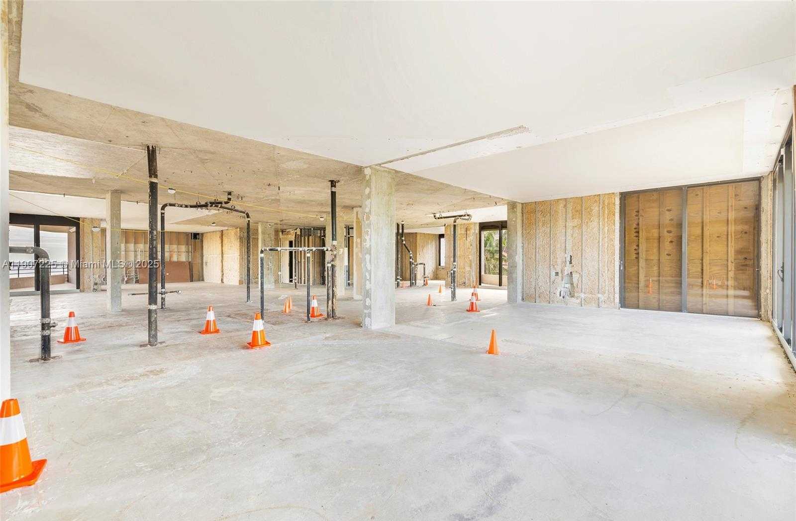 Small Image of 110 SUNSET AVE #4A, Palm Beach Number 5