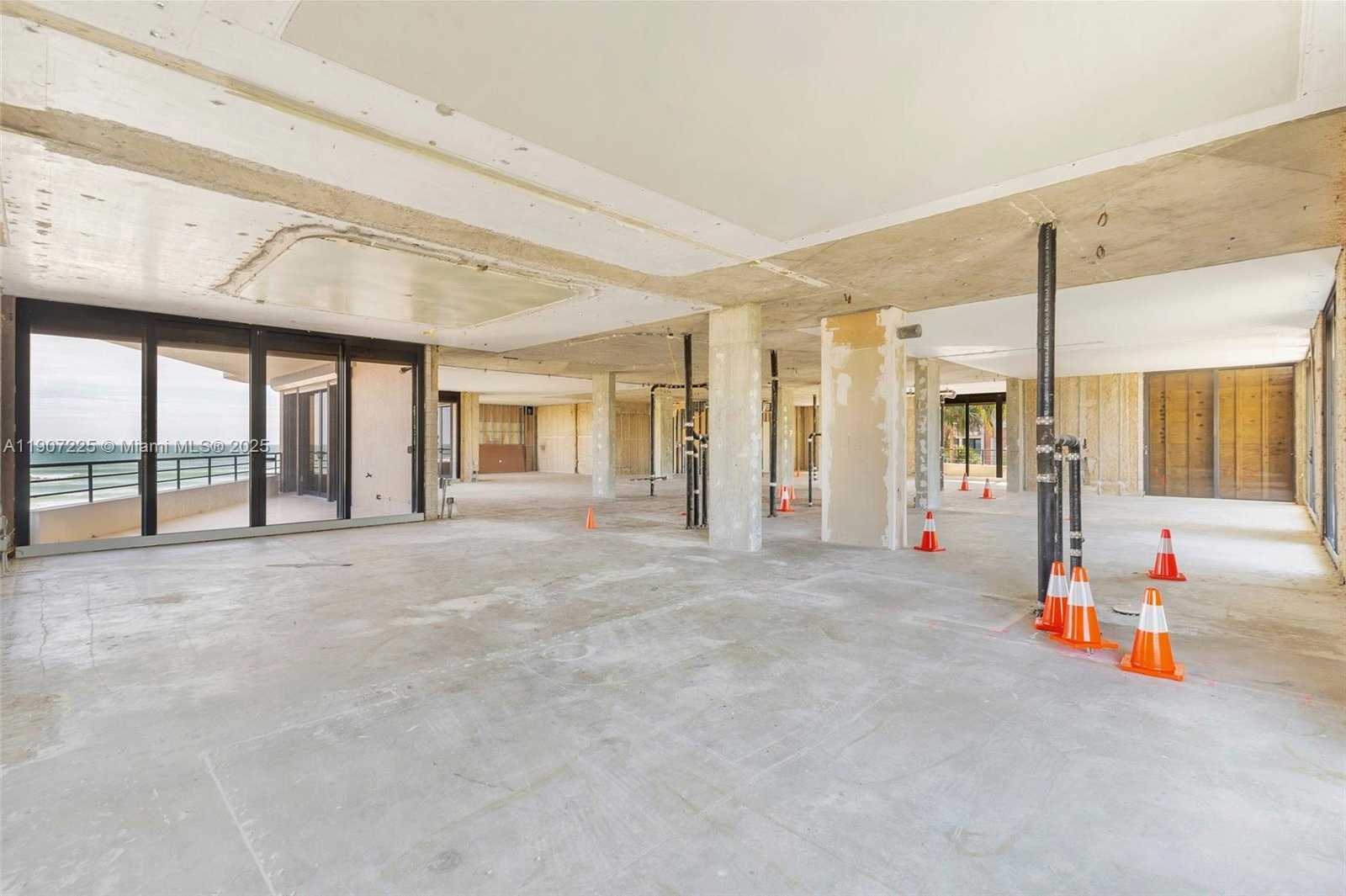 Small Image of 110 SUNSET AVE #4A, Palm Beach Number 7