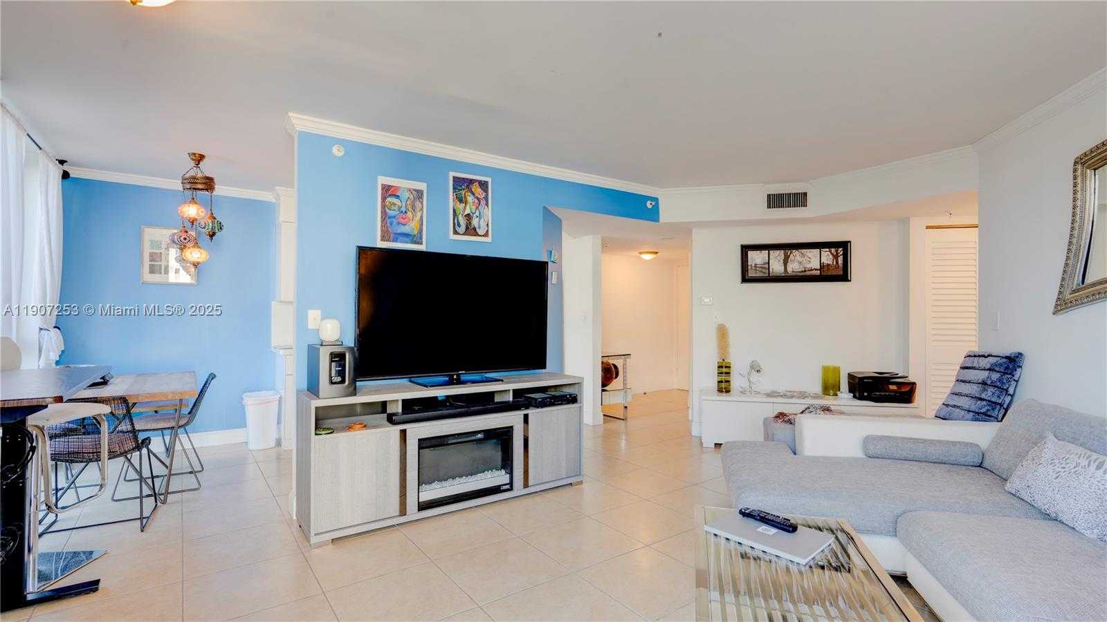 Small Image of 1688 WEST AVE #203, Miami Beach Number 4