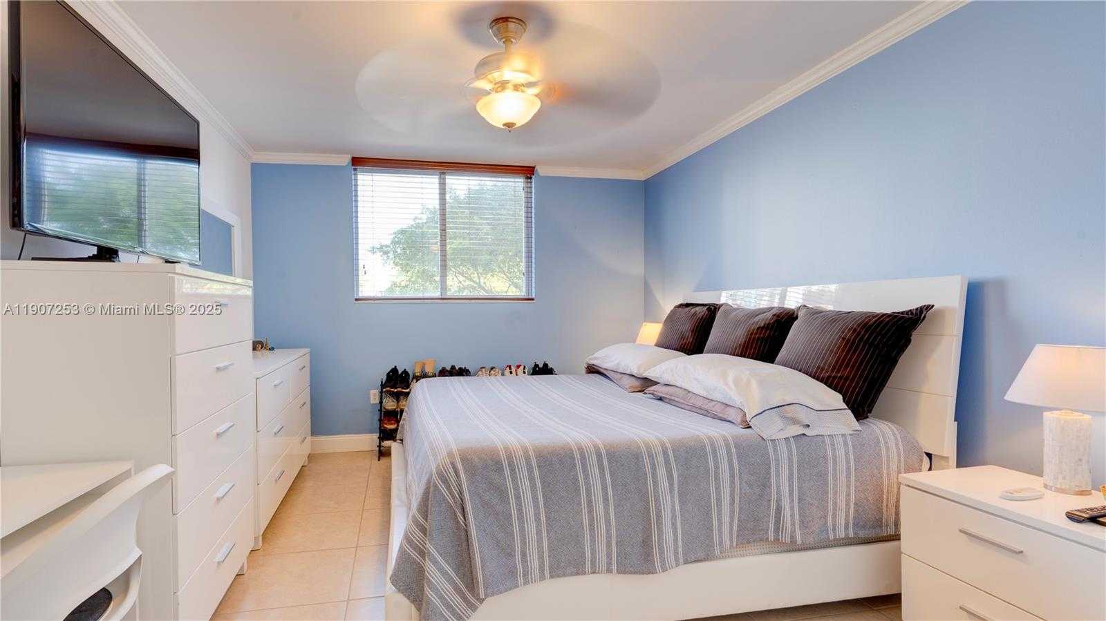 Small Image of 1688 WEST AVE #203, Miami Beach Number 7