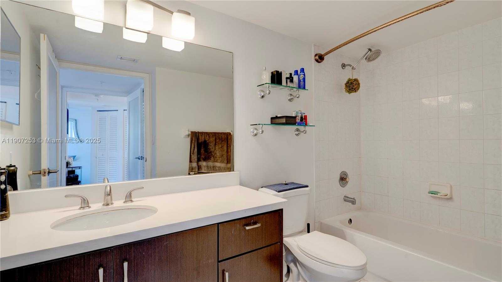 Small Image of 1688 WEST AVE #203, Miami Beach Number 9