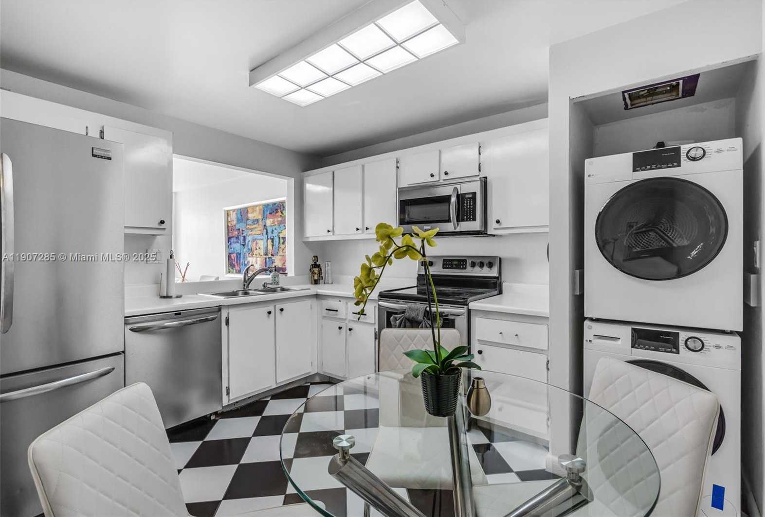 Small Image of 1925 BRICKELL AVE #1811, Miami Number 10