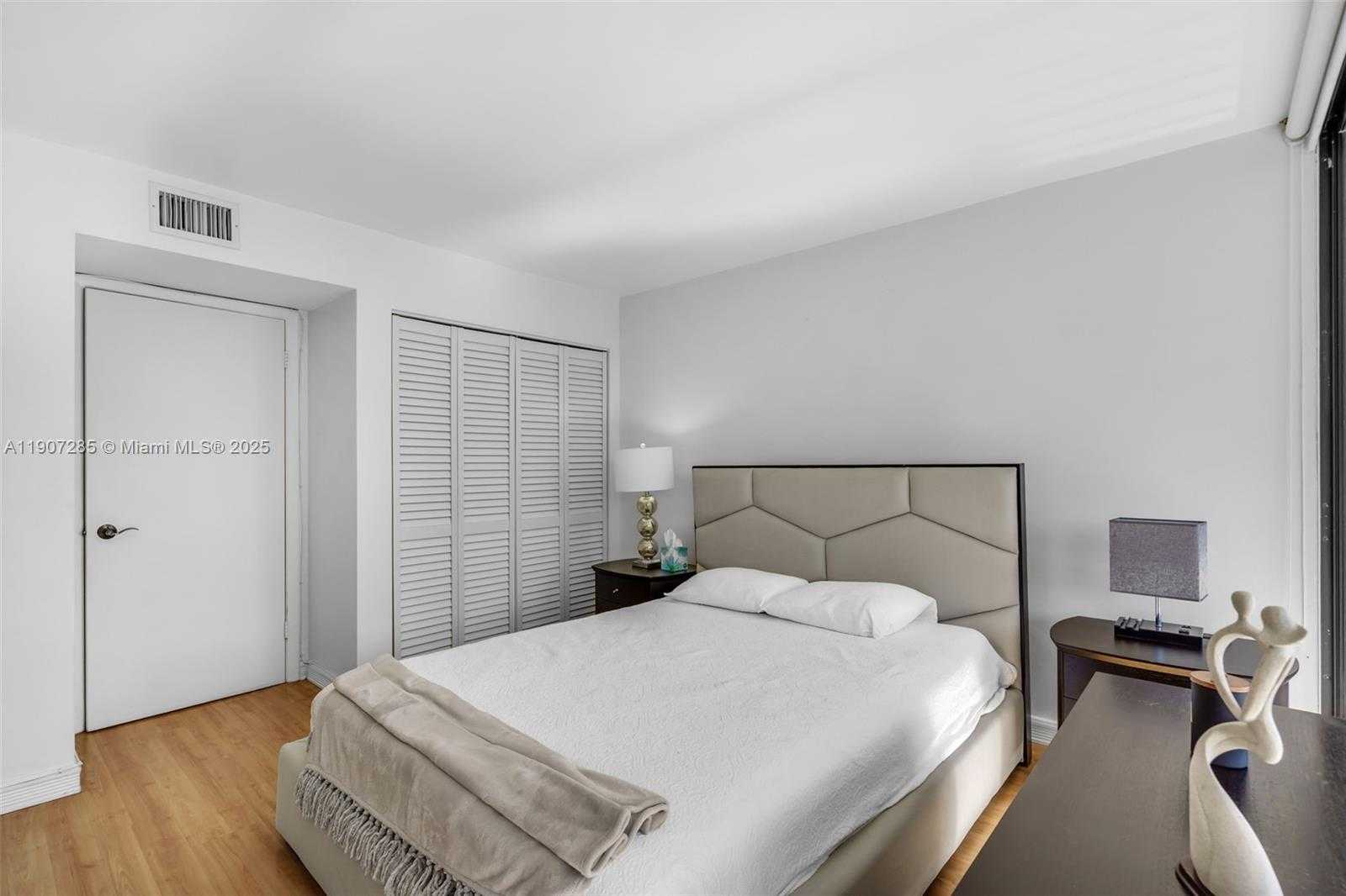 Small Image of 1925 BRICKELL AVE #1811, Miami Number 17