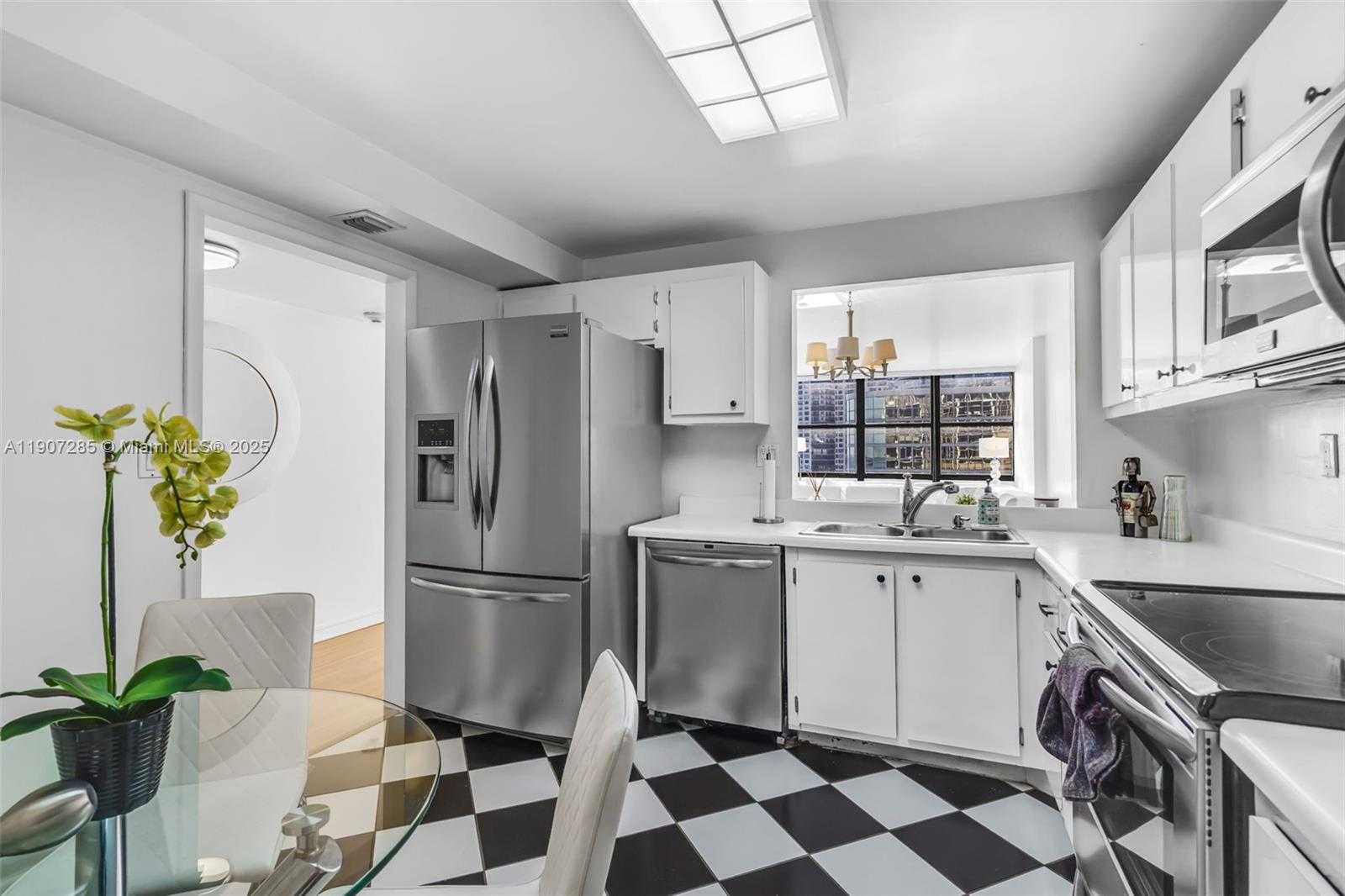 Small Image of 1925 BRICKELL AVE #1811, Miami Number 9