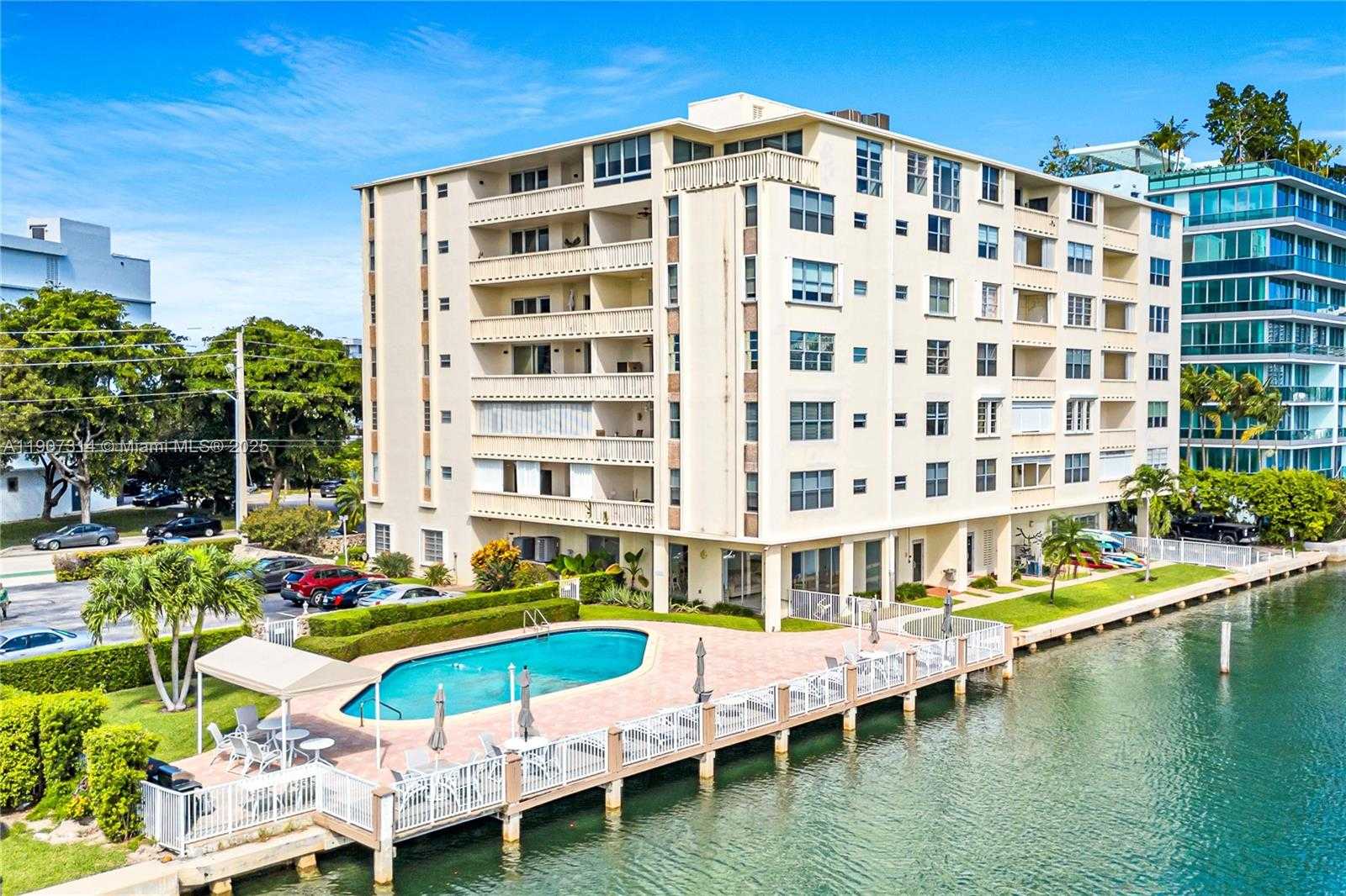 Small Image of 9111 EAST BAY HARBOR DR #PHB, Bay Harbor Islands Number 36