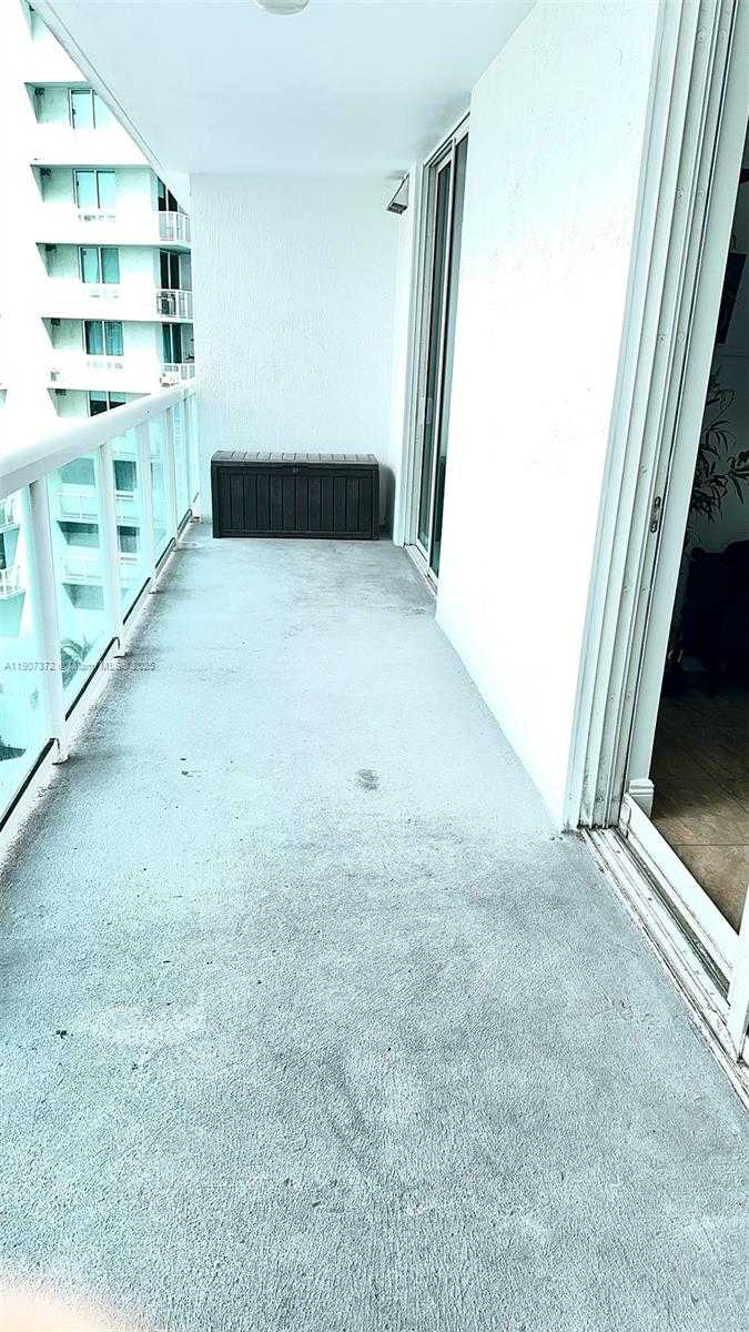 Small Image of 1800 NORTH BAYSHORE DR #1906, Miami Number 11