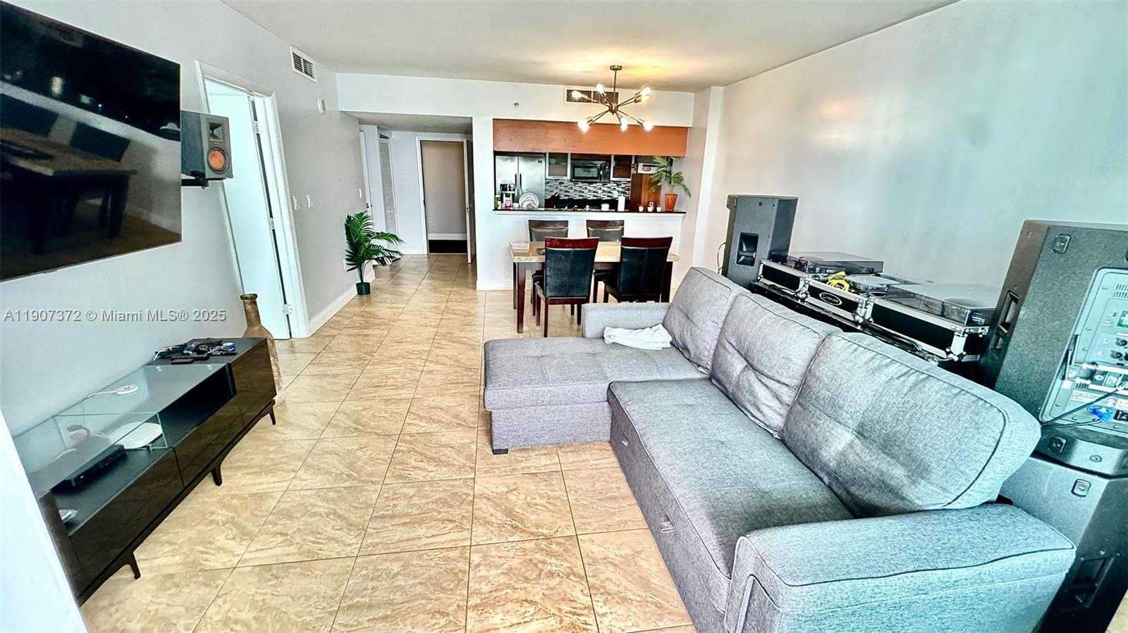 Small Image of 1800 NORTH BAYSHORE DR #1906, Miami Number 14