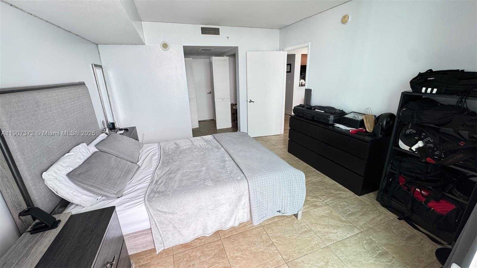 Small Image of 1800 NORTH BAYSHORE DR #1906, Miami Number 15