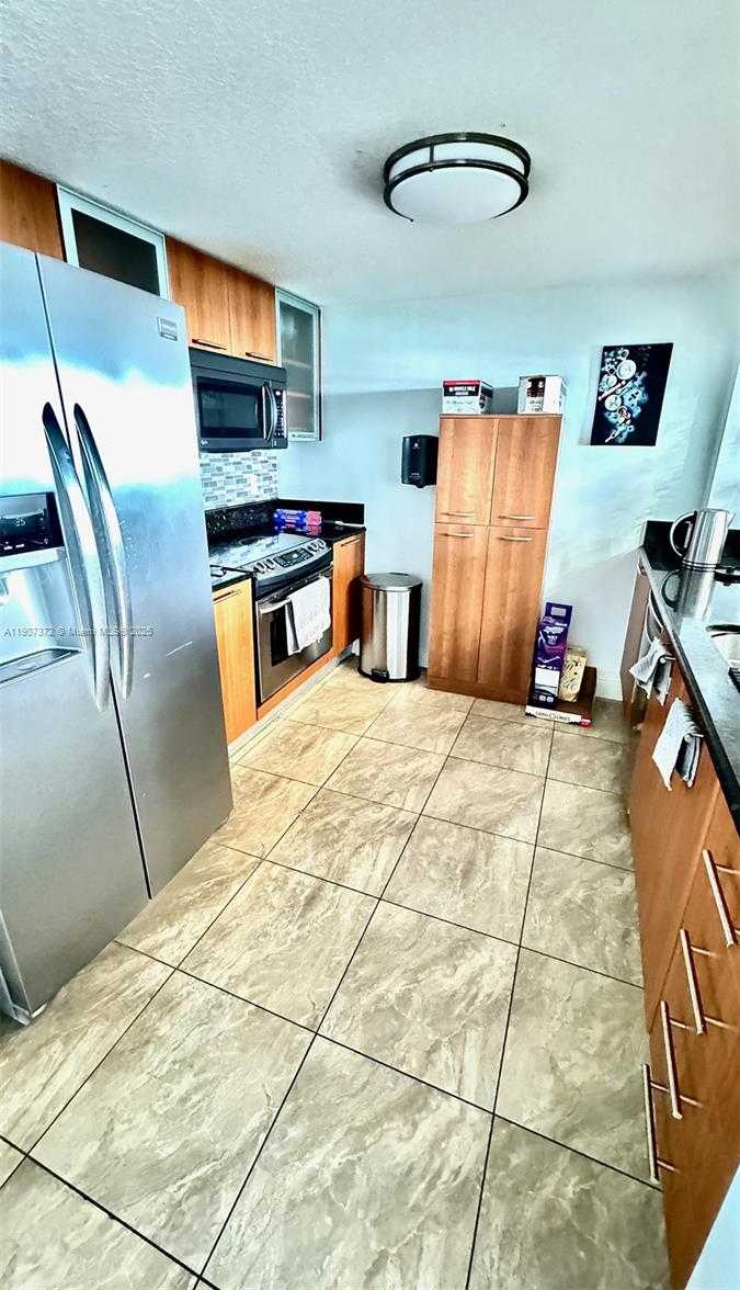 Small Image of 1800 NORTH BAYSHORE DR #1906, Miami Number 17