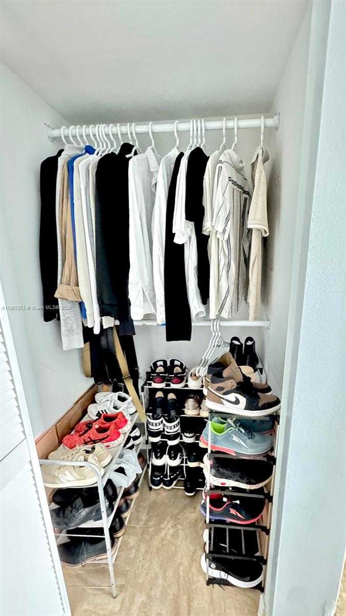 Small Image of 1800 NORTH BAYSHORE DR #1906, Miami Number 19