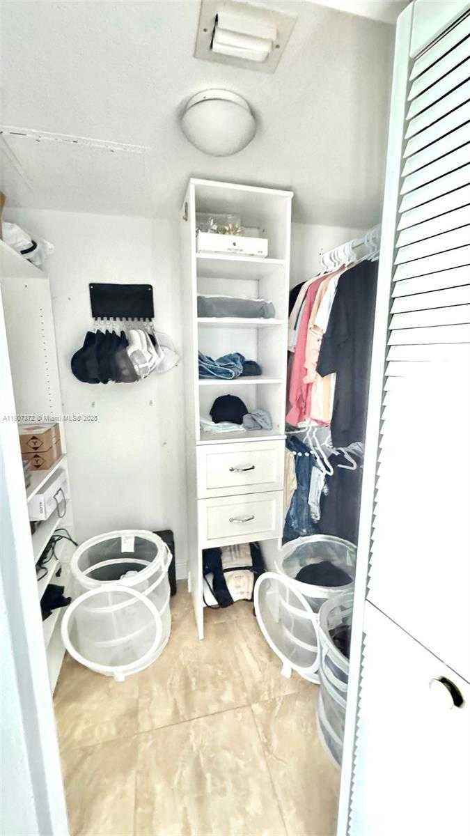 Small Image of 1800 NORTH BAYSHORE DR #1906, Miami Number 20