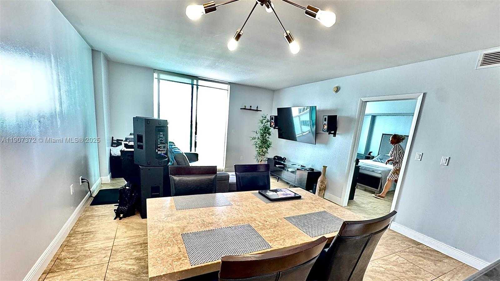 Small Image of 1800 NORTH BAYSHORE DR #1906, Miami Number 8