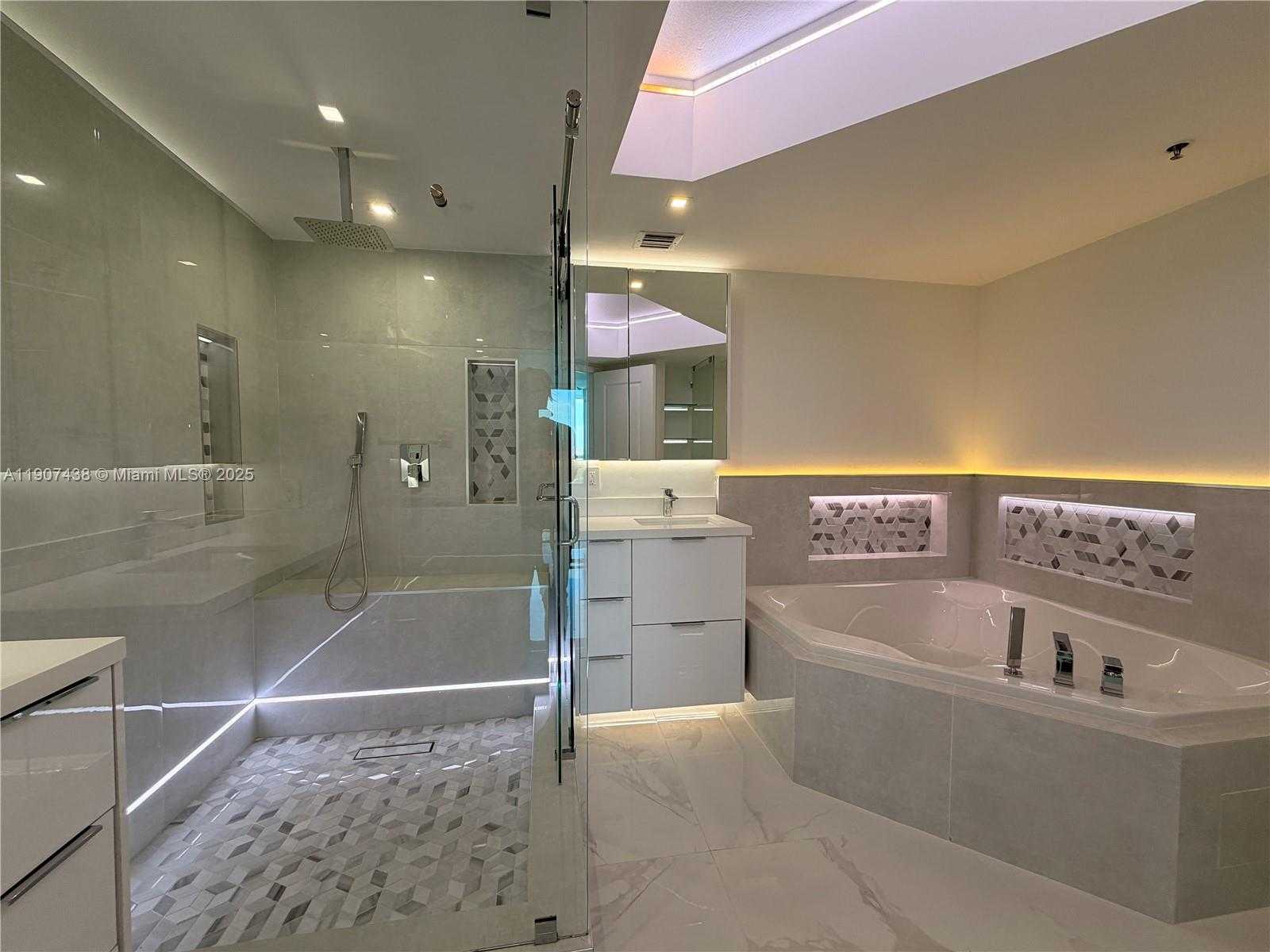 Small Image of 2641 NORTH FLAMINGO RD #2208N, Sunrise Number 23