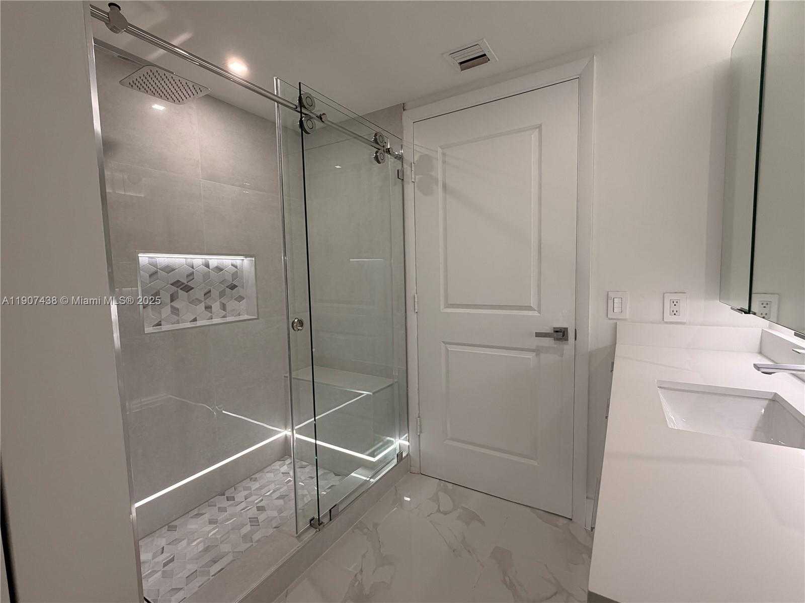 Small Image of 2641 NORTH FLAMINGO RD #2208N, Sunrise Number 30