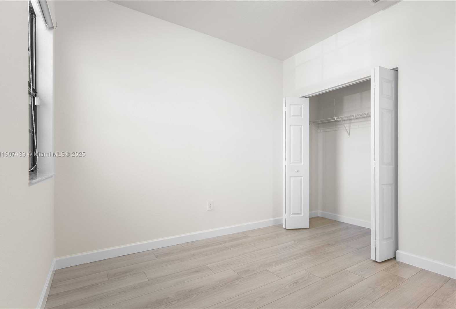 Small Image of 15081 SOUTH WEST 113TH TER, Miami Number 29