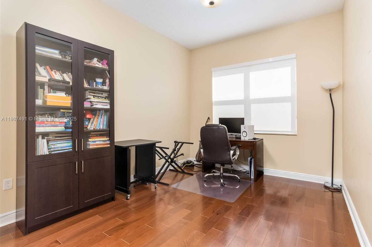 Small Image of 12448 NORTH WEST 17TH MNR, Pembroke Pines Number 21