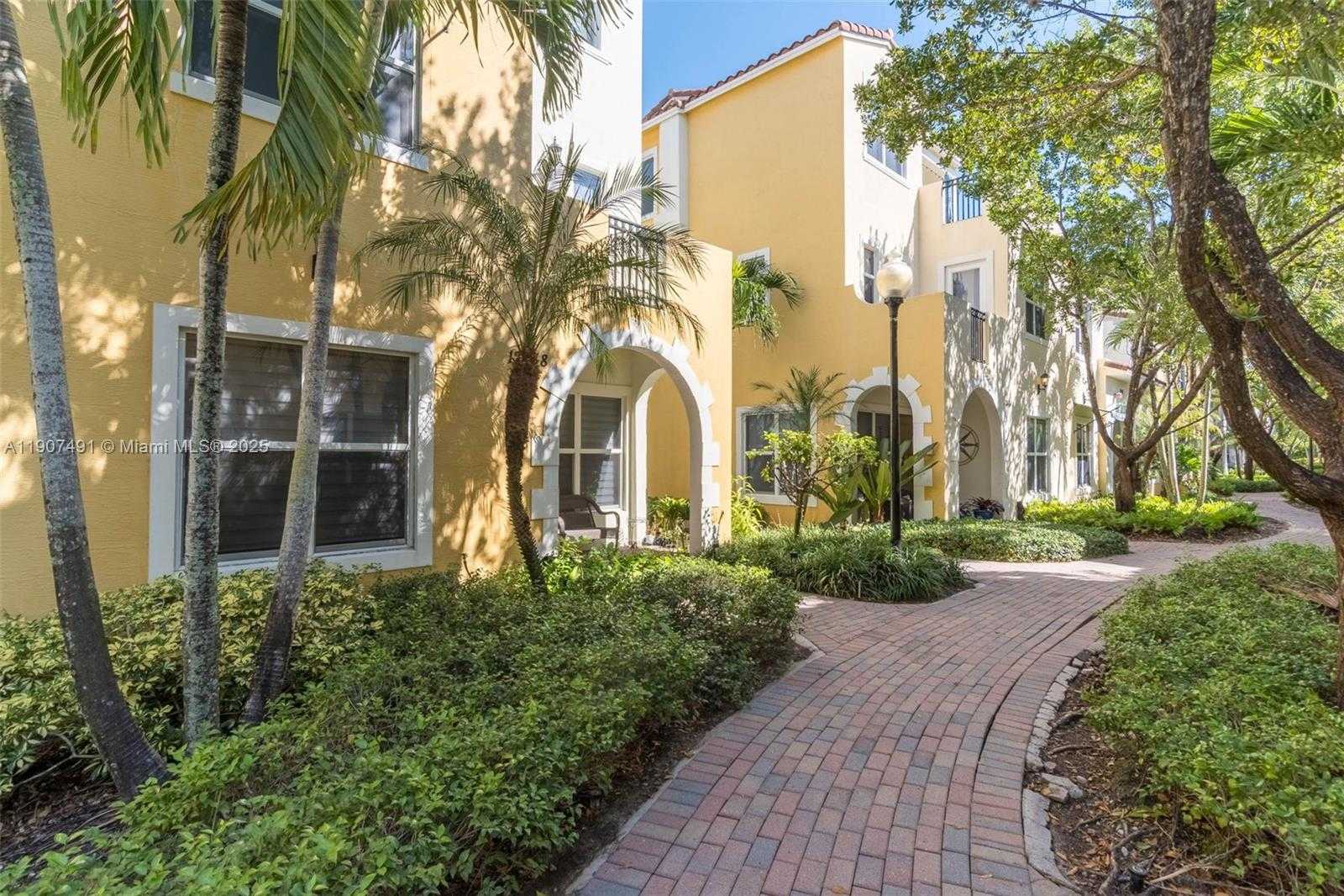 Small Image of 12448 NORTH WEST 17TH MNR, Pembroke Pines Number 34