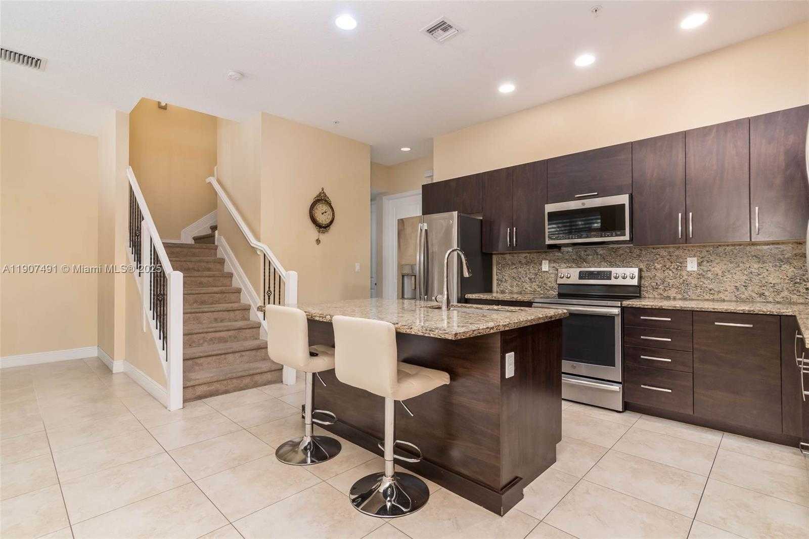 Small Image of 12448 NORTH WEST 17TH MNR, Pembroke Pines Number 7