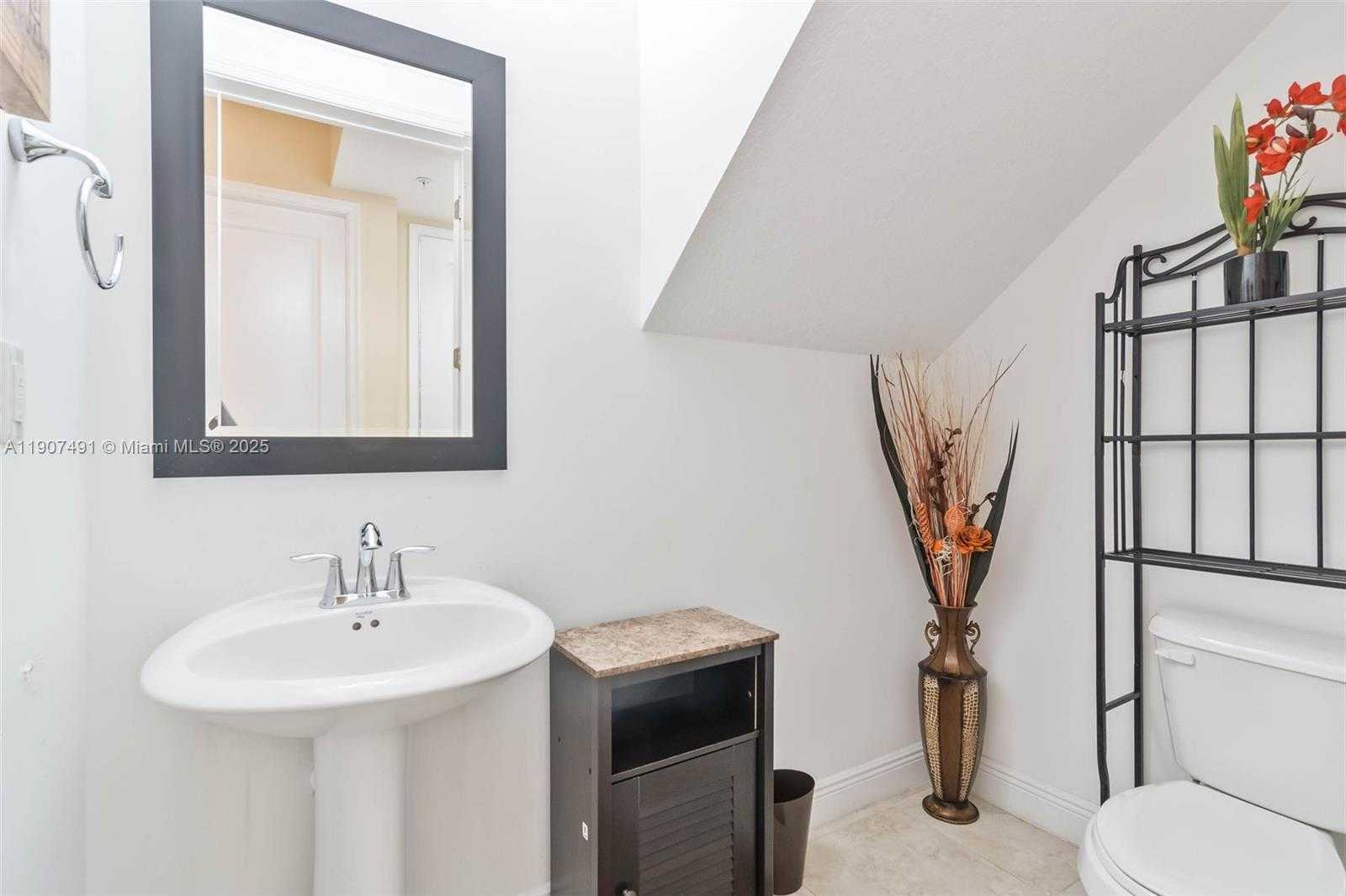 Small Image of 12448 NORTH WEST 17TH MNR, Pembroke Pines Number 9